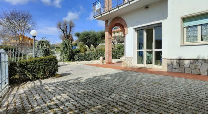 Casa indipendente / Villa 8 locali di 272 m² in Cossignano (63067)