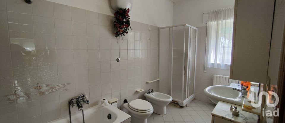 Casa indipendente / Villa 8 locali di 272 m² in Cossignano (63067)