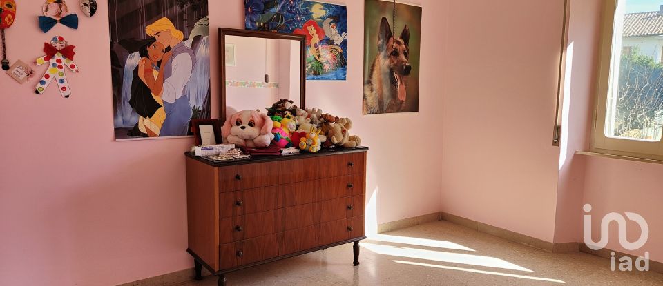 Casa indipendente / Villa 8 locali di 272 m² in Cossignano (63067)