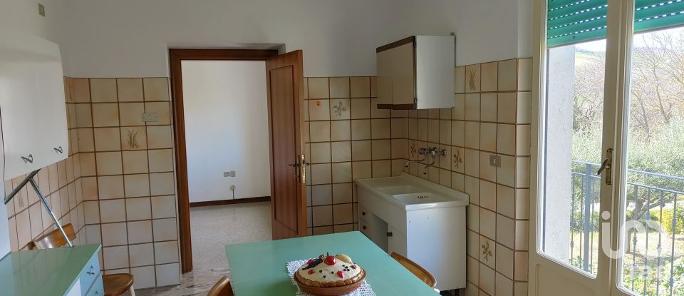 Casa indipendente / Villa 8 locali di 272 m² in Cossignano (63067)