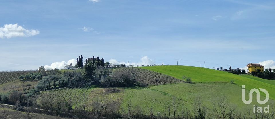 Casa indipendente / Villa 8 locali di 272 m² in Cossignano (63067)