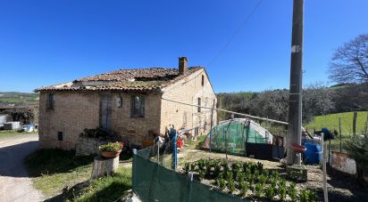 House 8 rooms of 300 m² in Petritoli (63848)