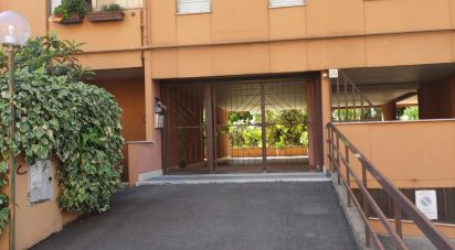 Three-room apartment of 90 m² in Roma (00139)