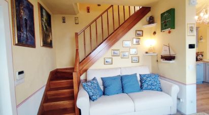 Casa indipendente / Villa 5 locali di 96 m² in Meina (28046)