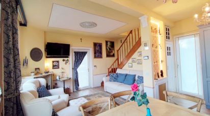 Casa indipendente / Villa 5 locali di 96 m² in Meina (28046)