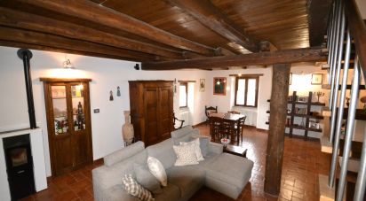 Casa indipendente 8 locali di 190 m² in Tiglieto (16010)