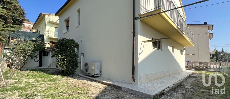 Town house 9 rooms of 180 m² in Osimo (60027)