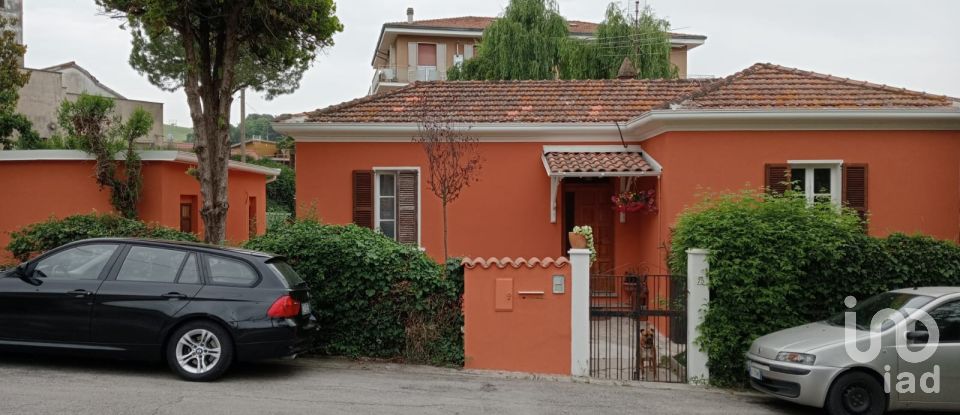 Villa 5 locali di 95 m² in Senigallia (60010)