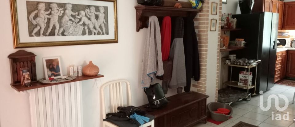 Casale 5 locali di 95 m² in Senigallia (60010)