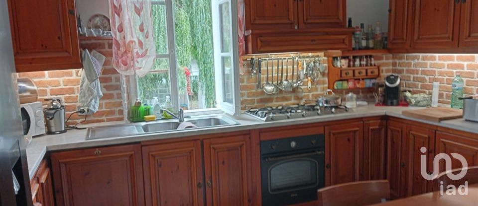 Casale 5 locali di 95 m² in Senigallia (60010)