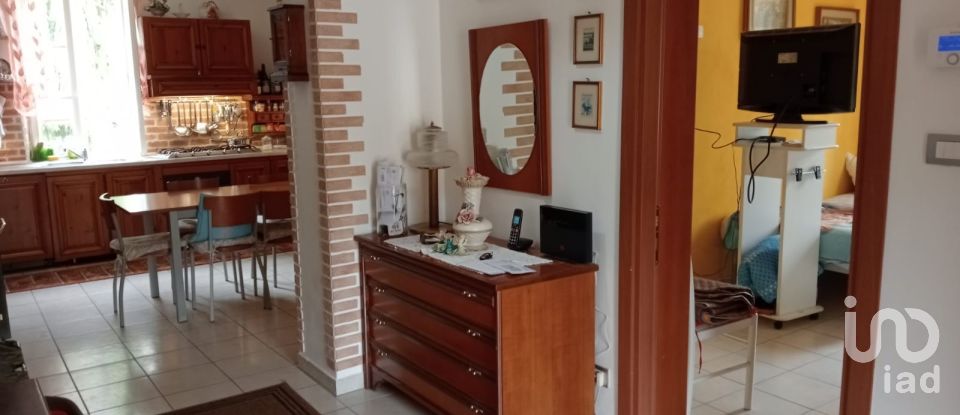 Casale 5 locali di 95 m² in Senigallia (60010)