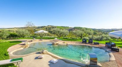 Casa indipendente / Villa 21 locali di 395 m² in Fermo (63900)