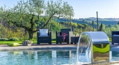 Casa indipendente / Villa 21 locali di 395 m² in Fermo (63900)