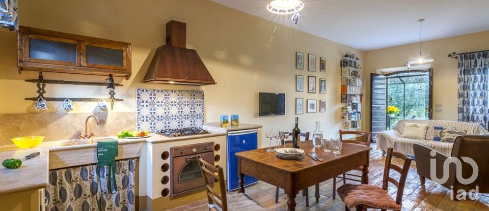 Casa indipendente / Villa 21 locali di 395 m² in Fermo (63900)