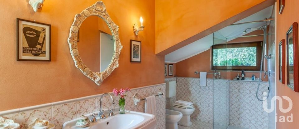 Casa indipendente / Villa 21 locali di 395 m² in Fermo (63900)