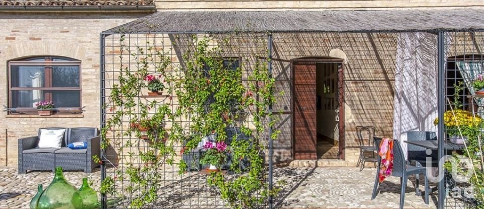 Casa indipendente / Villa 21 locali di 395 m² in Fermo (63900)