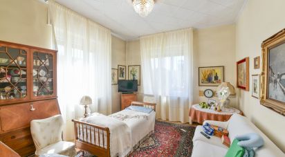 Casale 11 locali di 270 m² in Cantù (22063)