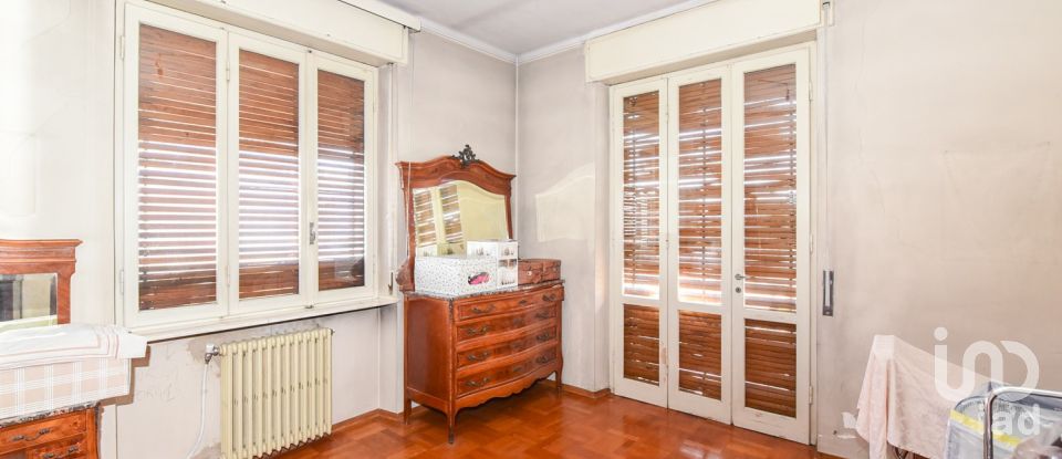 Casale 11 locali di 270 m² in Cantù (22063)