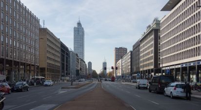 Negozio / locale commerciale di 300 m² in Milano (20124)