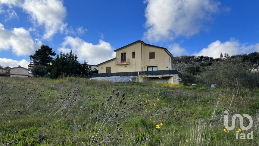 Farm 6 rooms of 210 m² in Santa Cristina Gela (90030)