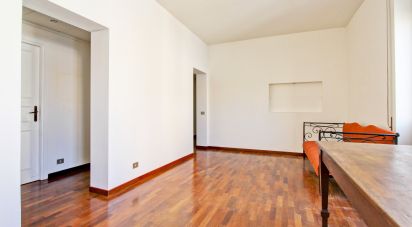 Four-room apartment of 107 m² in Roma (00122)
