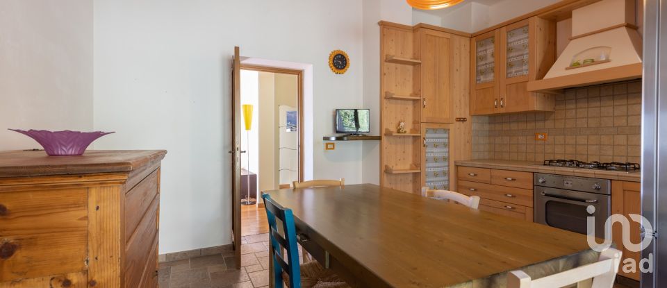 Four-room apartment of 129 m² in Camerano (60021)
