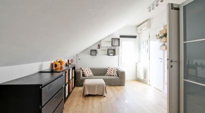 One-room apartment of 30 m² in Roma (00159)