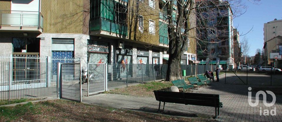 Shop / premises commercial of 140 m² in Milano (20161)