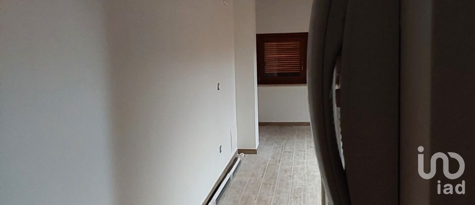 Three-room apartment of 80 m² in Fiumicino (00054)