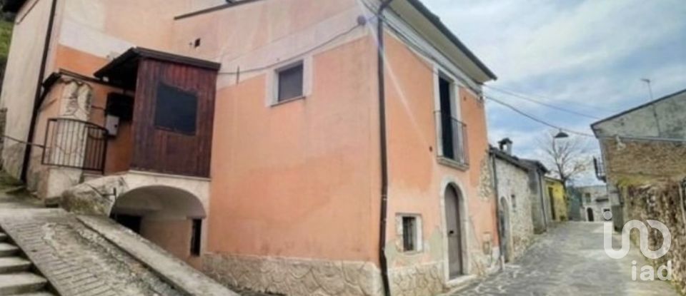 Casa 3 locali di 147 m² in Popoli (65026)