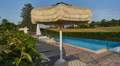 Rustico 20 locali di 800 m² in Ponzano di Fermo (63845)