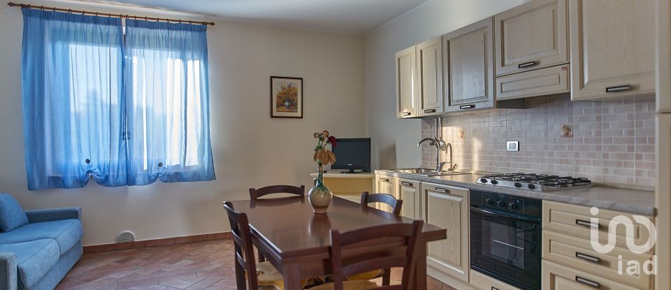 Rustico 20 locali di 800 m² in Ponzano di Fermo (63845)