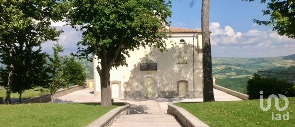 Building of 768 m² in Civitanova del Sannio (86094)