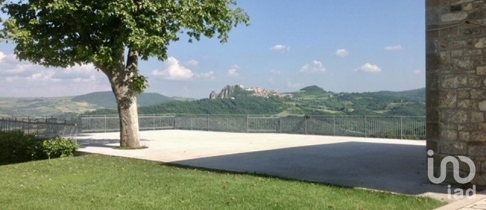 Hotel-restaurant of 768 m² in Civitanova del Sannio (86094)