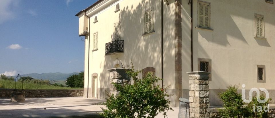 Building of 768 m² in Civitanova del Sannio (86094)