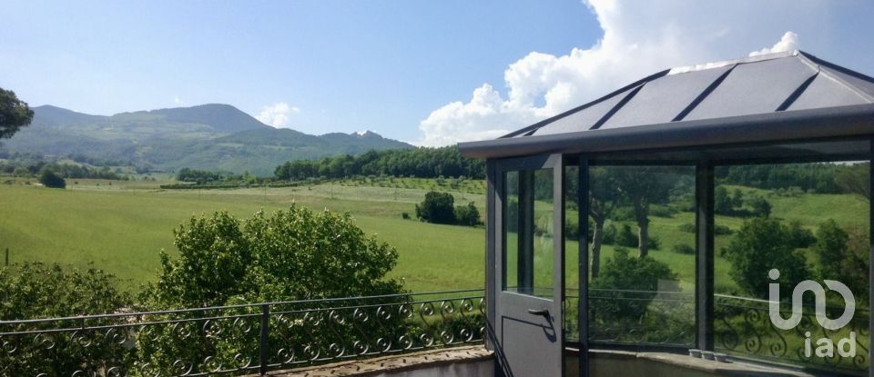 Hotel-restaurant of 768 m² in Civitanova del Sannio (86094)