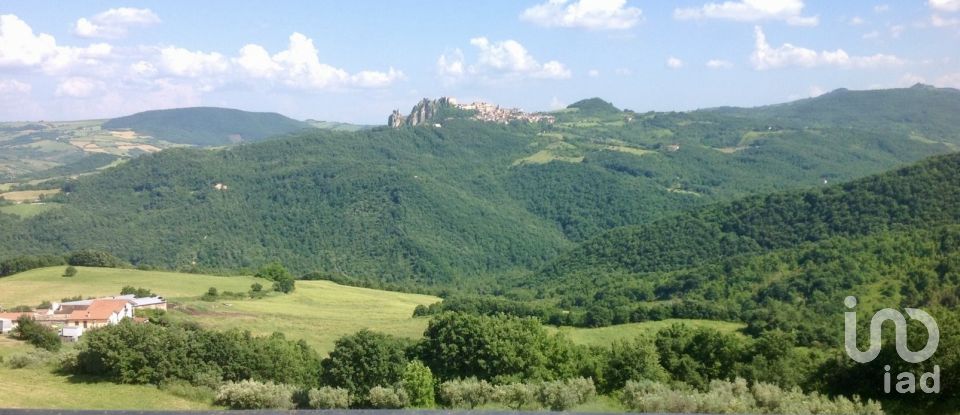 Hotel-restaurant of 768 m² in Civitanova del Sannio (86094)