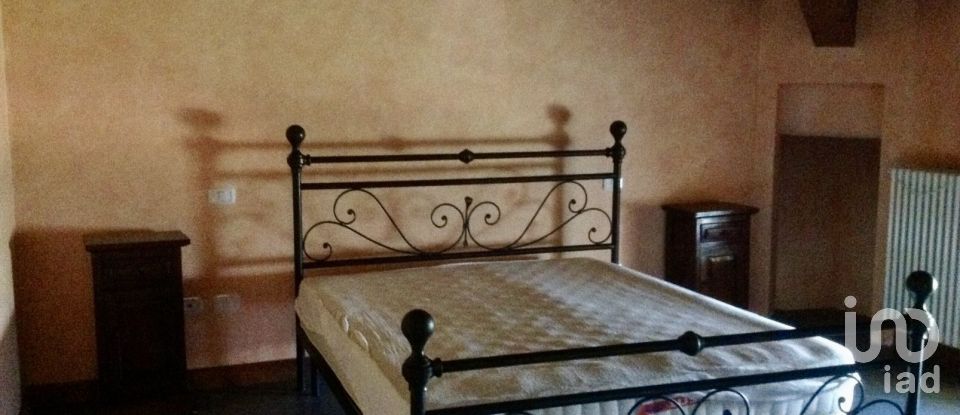 Hotel-restaurant of 768 m² in Civitanova del Sannio (86094)