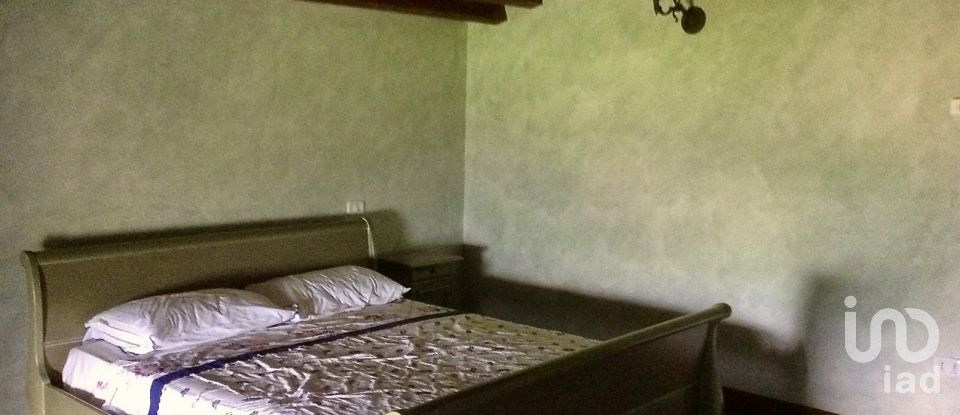 Hotel-restaurant of 768 m² in Civitanova del Sannio (86094)