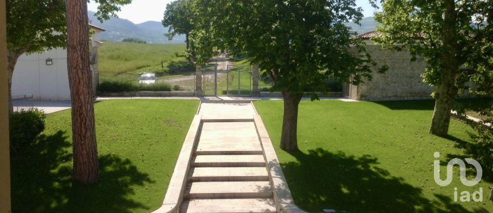 Hotel-restaurant of 768 m² in Civitanova del Sannio (86094)