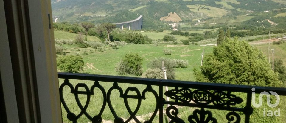 Hotel-restaurant of 768 m² in Civitanova del Sannio (86094)