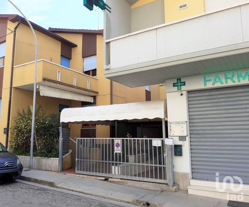 Casa indipendente 10 locali di 240 m² in Porto Sant'Elpidio (63821)