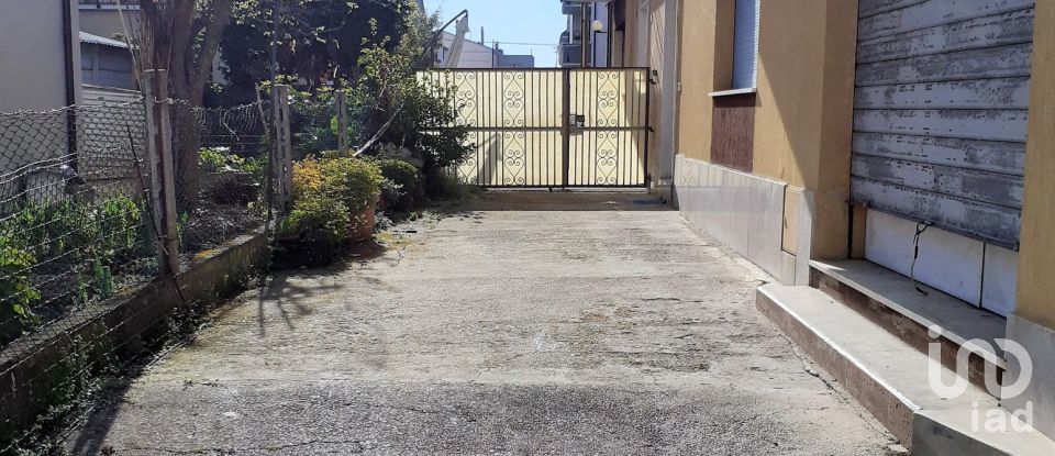 Townhouse 10 rooms of 240 m² in Porto Sant'Elpidio (63821)