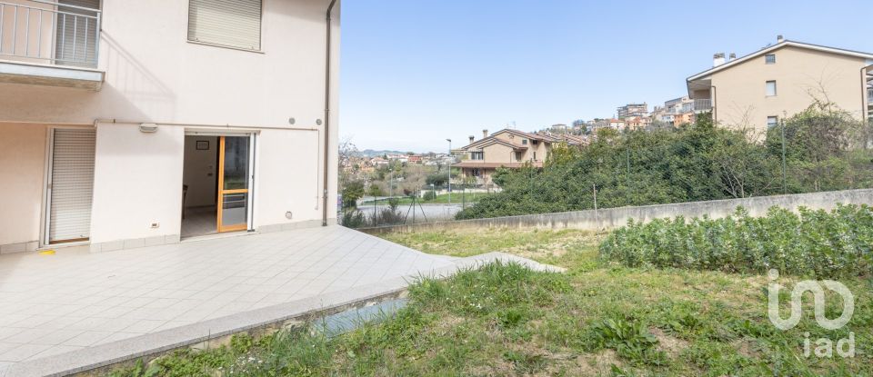 Villa a schiera 8 locali di 250 m² in Filottrano (60024)