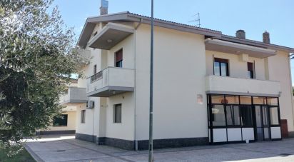 Town house 11 rooms of 500 m² in Moscufo (65010)