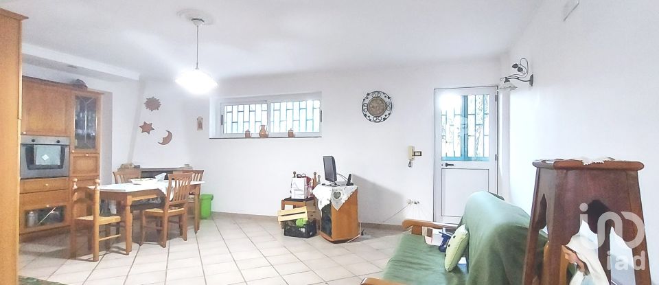 Traditional house 5 rooms of 240 m² in Scafati (84018)