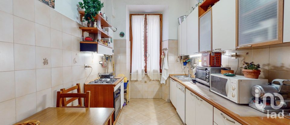 Four-room apartment of 130 m² in Roma (00184)