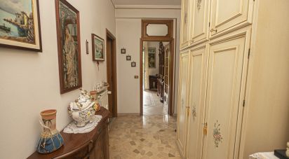 Apartment 6 rooms of 90 m² in Genova (16133)