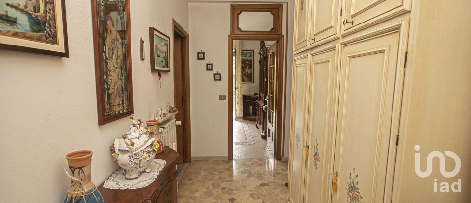 Appartamento 6 locali di 90 m² a Genova (16133)