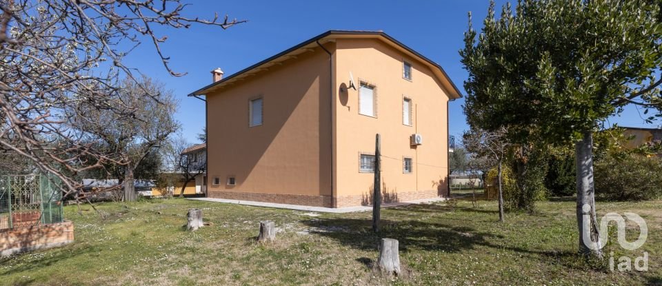 Town house 10 rooms of 168 m² in Filottrano (60024)
